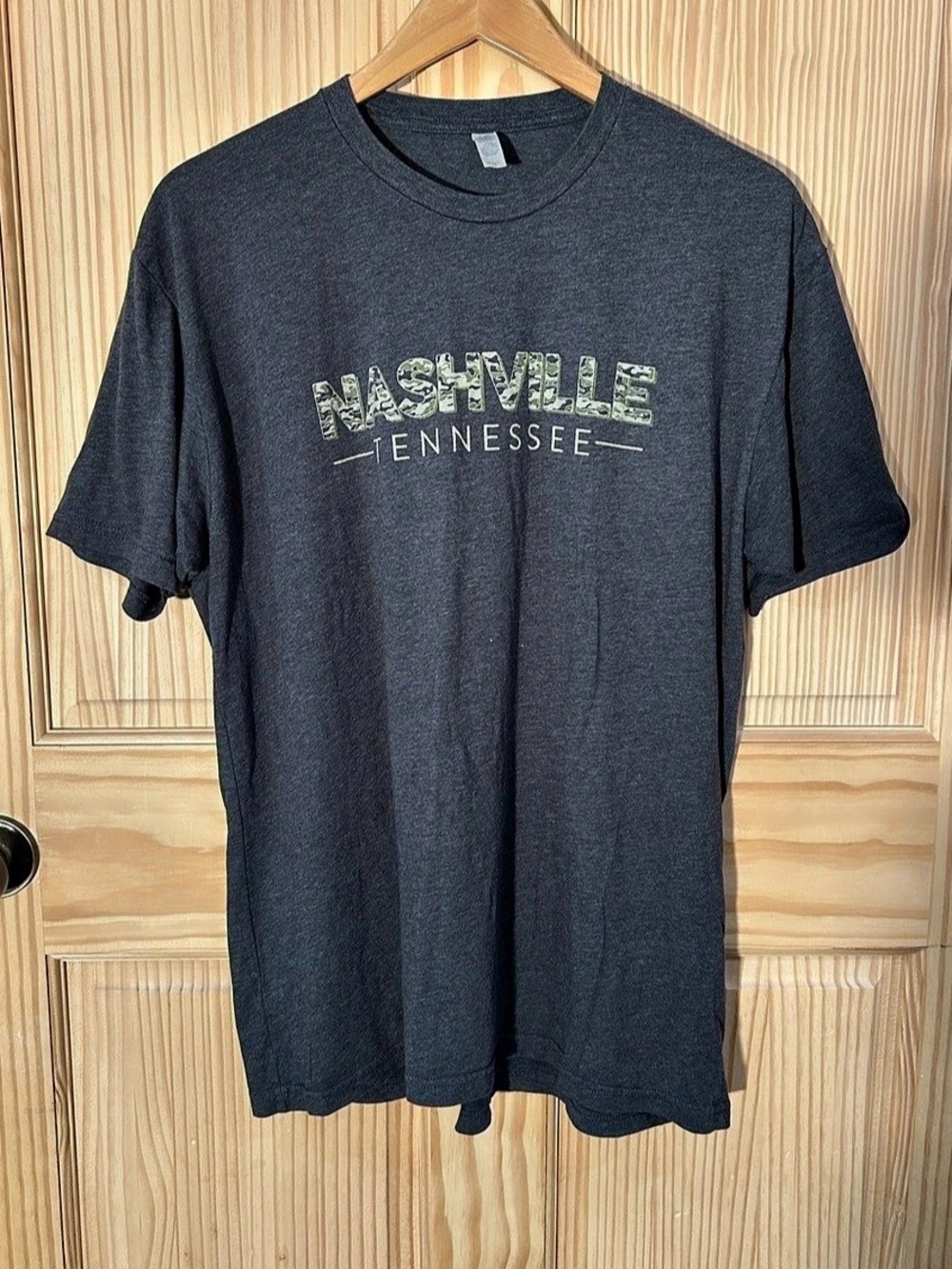 Gildan Graphic Short Sleeve Tee in Gray